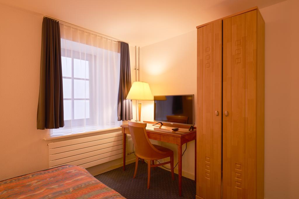 Hotel Hine Adon Friburgo Exterior foto